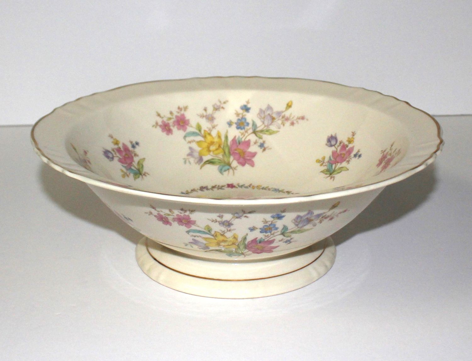SYRACUSE “Briarcliff” Federal Shape 9&quot; Round Footed Vegetable Serving Bowl