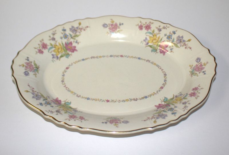SYRACUSE “Briarcliff” Federal Shape 12" Oval Serving Platter
