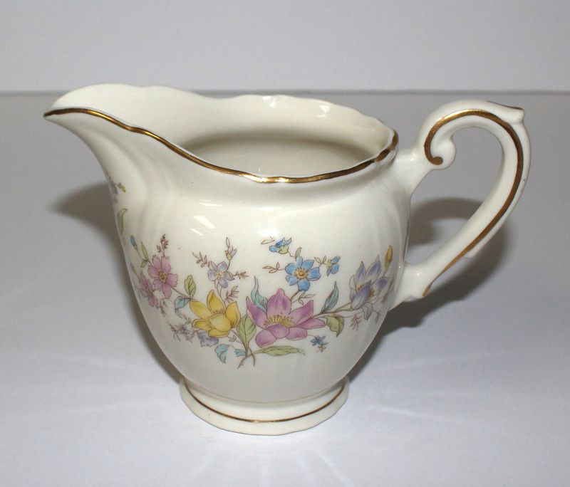 SYRACUSE “Briarcliff” Federal Shape Creamer Pitcher