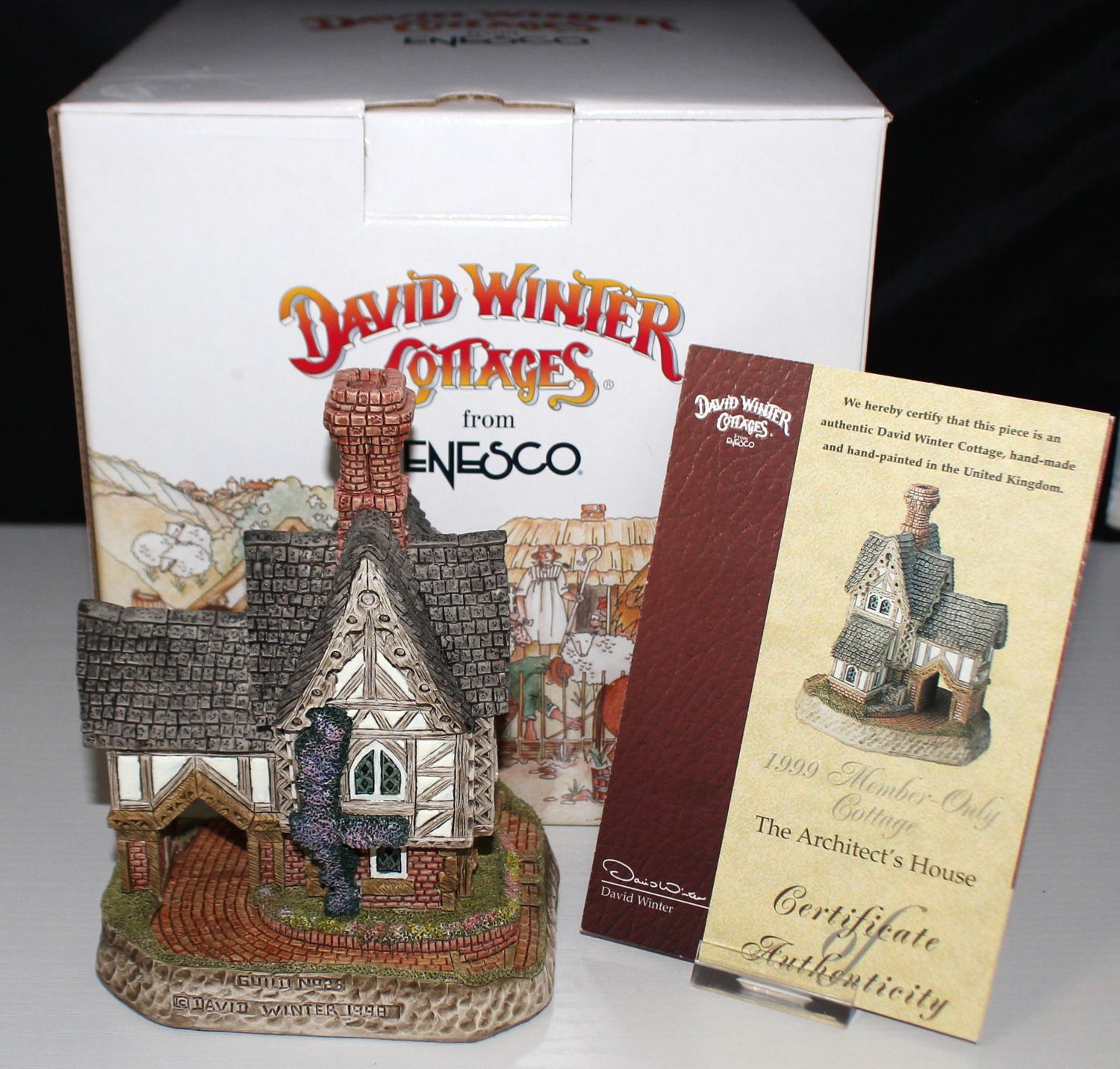 David Winter &quot;The Architect&#39;s&quot; 1999 Collectors Guild Scene in Original Box, COA