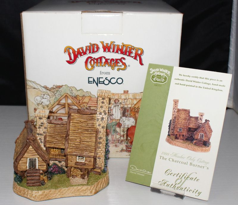 David Winter &quot;The Charcoal Burner&#39;s&quot; 1998 Collectors Guild Scene in Box with COA