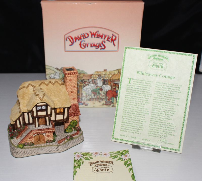 David Winter &quot;While Away Cottage&quot; 1994 Collectors Guild Scene in Box with COA