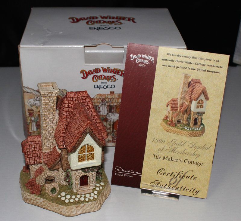 David Winter &quot;Tile Maker&#39;s Cottage&quot; 1999 Collectors Guild Scene in Box with COA