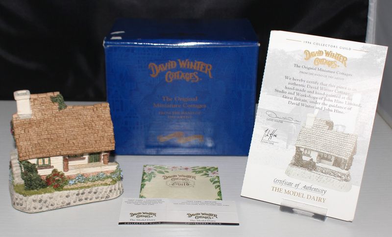 David Winter &quot;The Model Diary&quot; 1996 Collectors Guild Scene in Box with COA