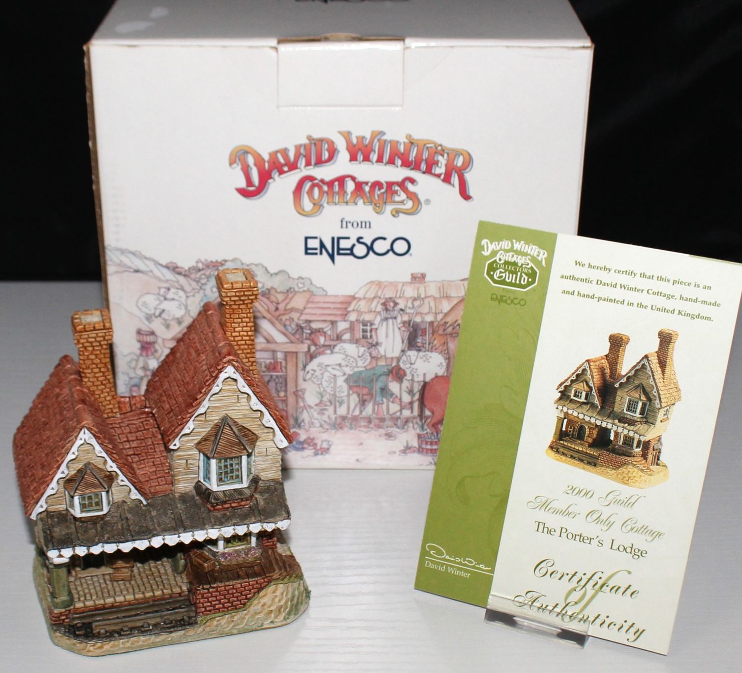 David Winter Cottage &quot;The Porter&#39;s Lodge&quot; 2000 Collectors Guild Scene, Box &amp; COA