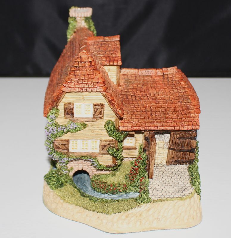 David Winter Cottage "Lover's Tryst" 1995 In The Country Collection in Box w/COA
