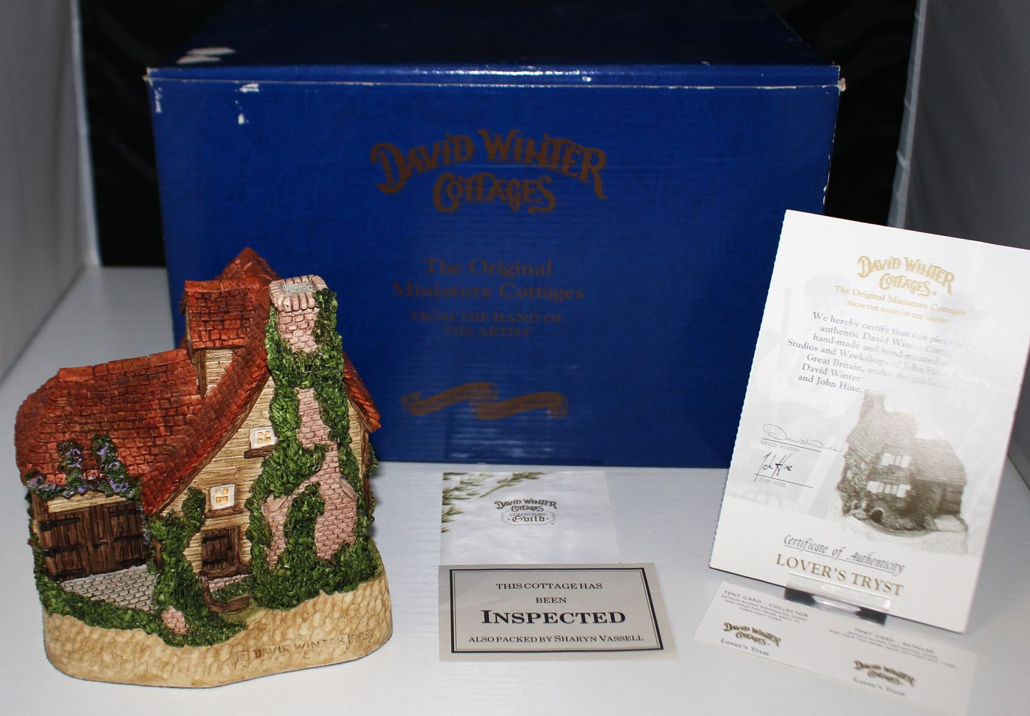 David Winter Cottage &quot;Lover&#39;s Tryst&quot; 1995 In The Country Collection in Box w/COA