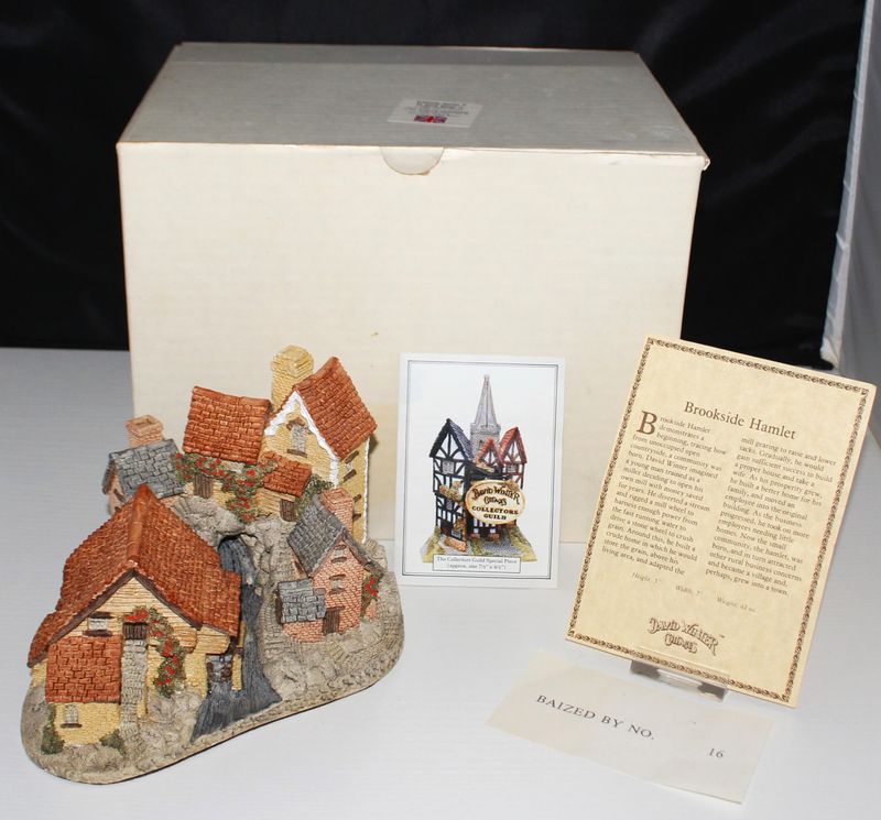 David Winter Cottage "Brookside Hamlet" 1982 Country Collection in Box with COA