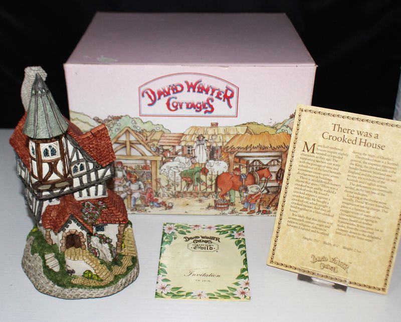 David Winter &quot;There Was A Crooked House&quot; 1986 Country Collection in Box with COA