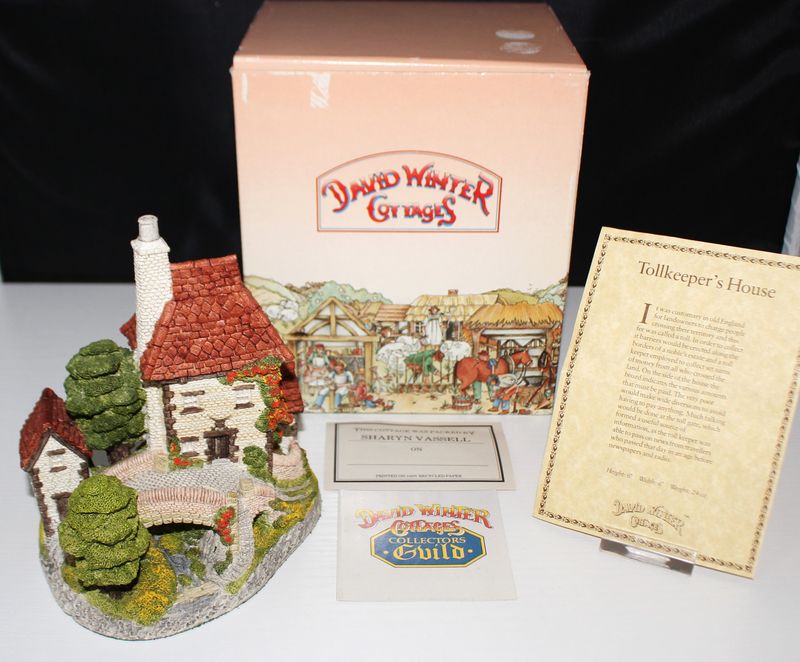David Winter &quot;Tollkeepers Cottage&quot; 1984 Country Collection in Box with COA