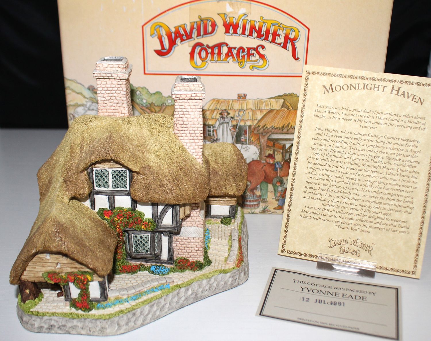 David Winter Cottage “Moonlight Haven” 1991 Main Collection in Box with COA