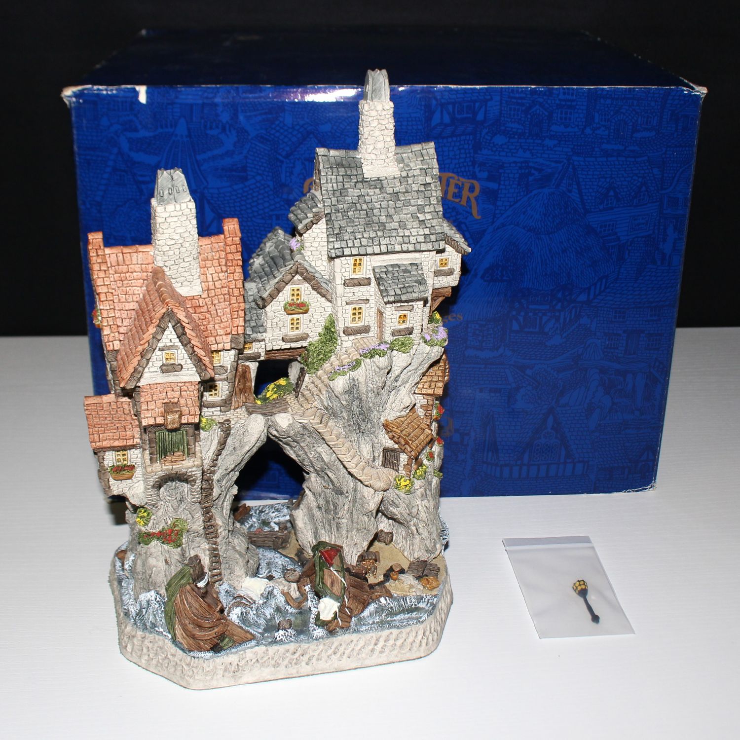 David Winter &quot;Wreckers Cottages&quot; 1996 SIGNED Limited Edition 1722/2200 in Box