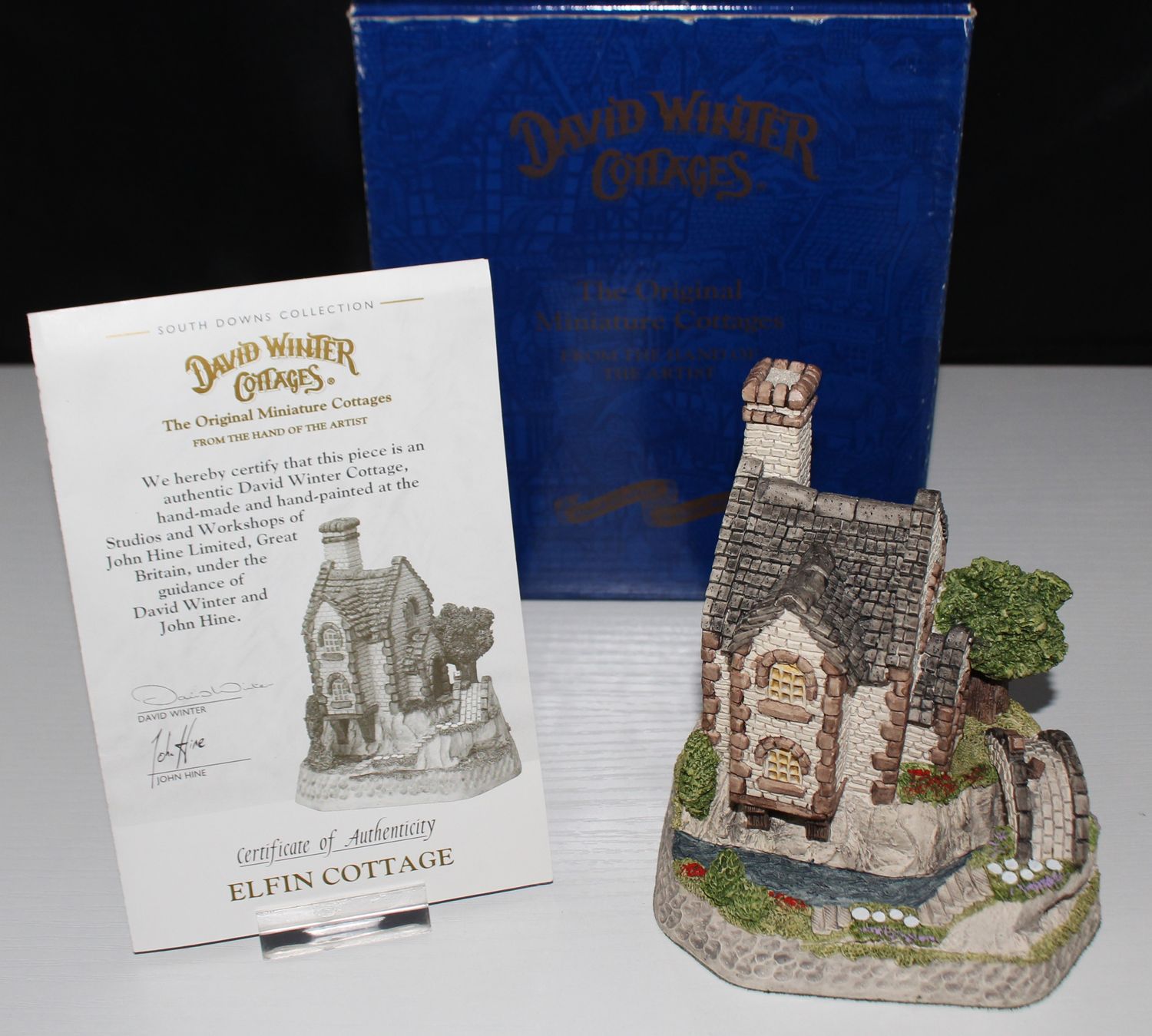 David Winter &quot;Elfin Cottage&quot; 1996 10th Anniversary South Downs in Box with COA
