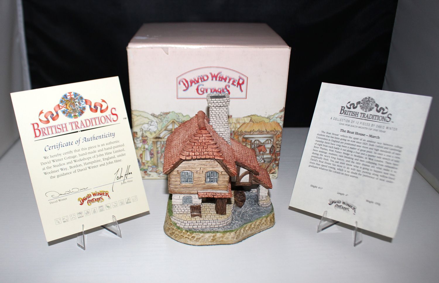 David Winter &quot;The Boat House&quot; MARCH British Traditions in Original Box with COA