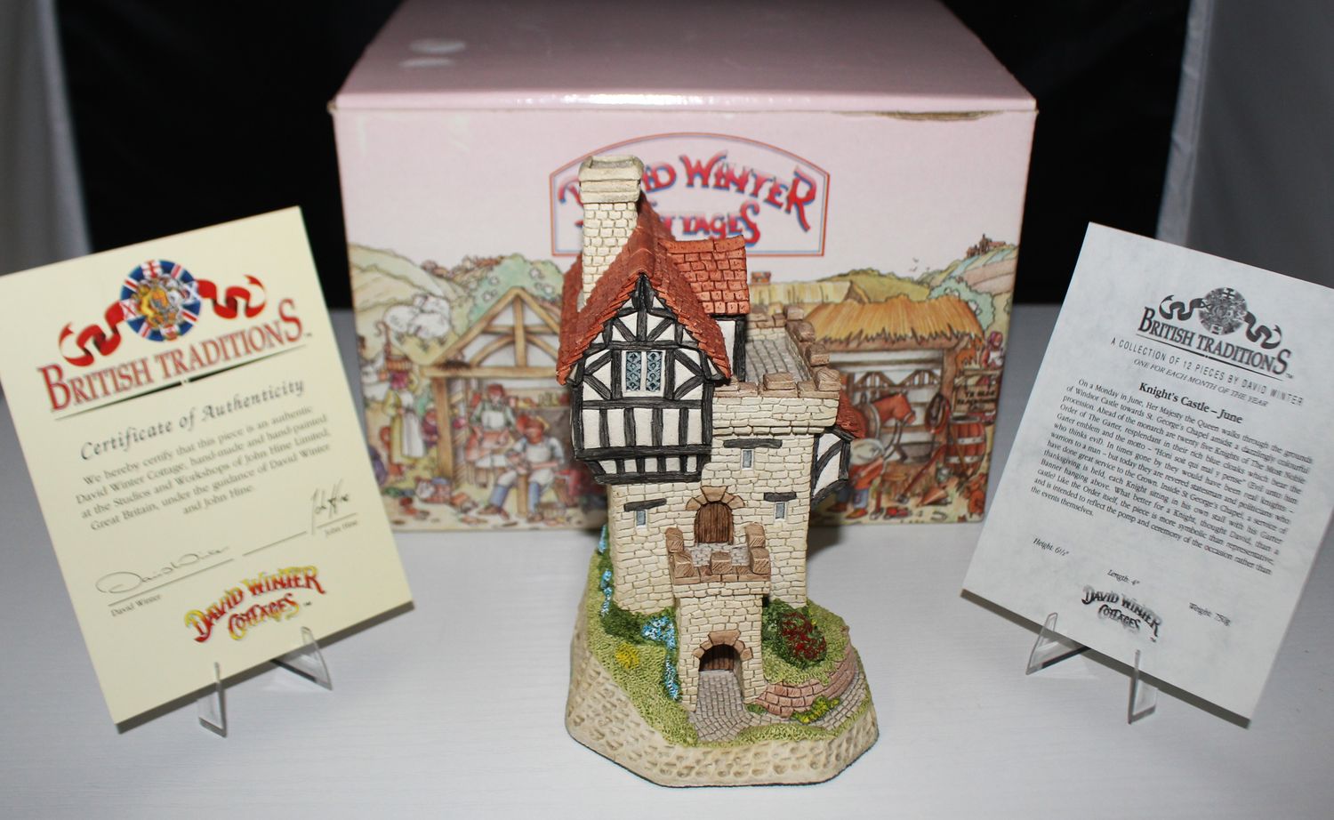 David Winter SIGNED &quot;Knight&#39;s Castle&quot; JUNE British Traditions in Box with COA