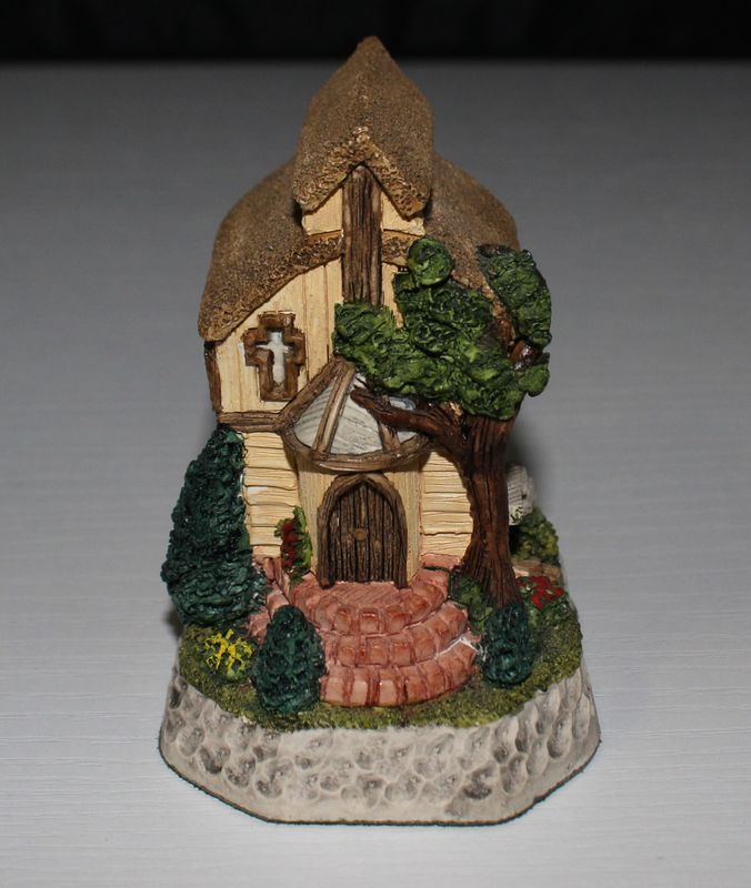 David Winter "Friar Tuck's Sanctum" 1995 Sherwood Forest in Box with COA