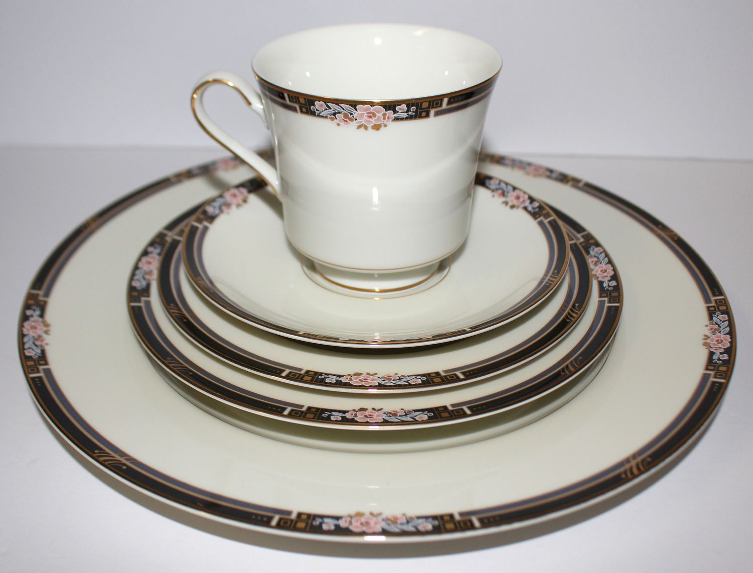 MIKASA Florisse Black L2841 Fine China 5-Piece Place Setting (Multiple Available)