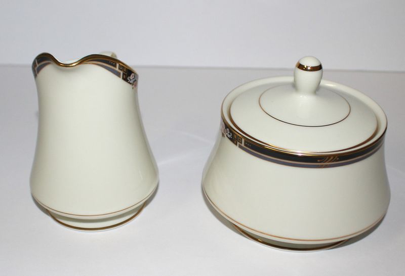 MIKASA Florisse Black L2841 Fine China 3-Piece Creamer &amp; Sugar Bowl with Lid