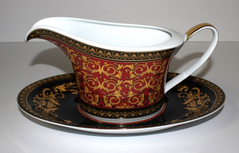 VERSACE by Rosenthal &quot;Medusa Red&quot; 2-Piece Open Gravy Sauce Boat &amp; Underplate NEW