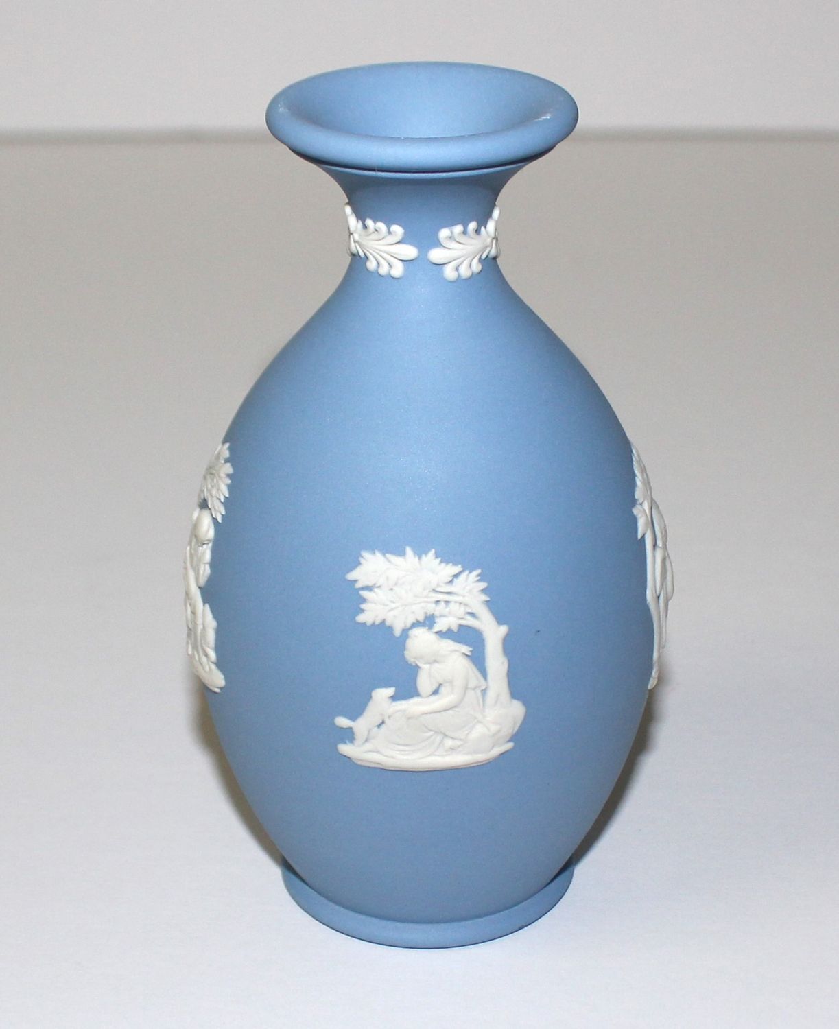 Wedgwood Blue Jasperware Neoclassical Sacrifice Scenes 4.75” Bud Vase