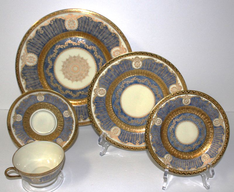 Black Knight Antoniette Blue Gold Encrusted 5-Piece Place Setting – RARE!