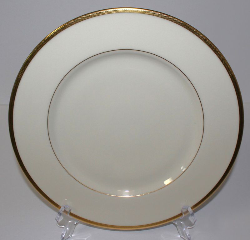 Lenox Tuxedo 10.5&quot; Dinner Plate with Gold Encrusted Rim, Gold Backstamp
