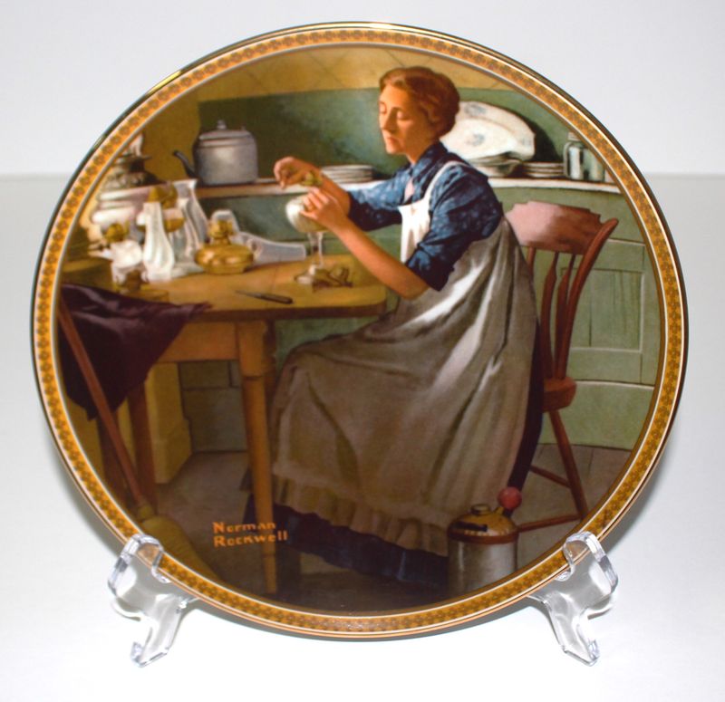 Norman Rockwell “WORKING IN THE KITCHEN” Rediscovered Women 1984 Collector Plate