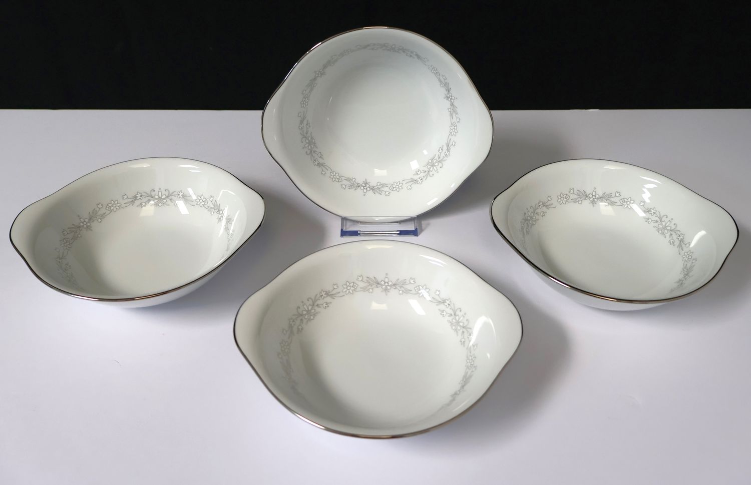 Set of 4 Noritake AMY 2154 White Flowers 6&quot; Lugged Cereal Bowls, Japan