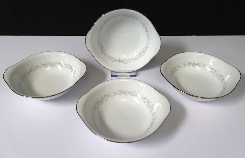 Set of 4 Noritake AMY 2154 White Flowers 6&quot; Lugged Cereal Bowls, Japan