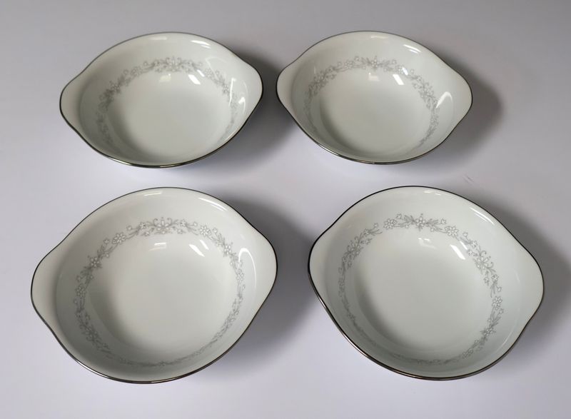 Set of 4 Noritake AMY 2154 White Flowers 6" Lugged Cereal Bowls, Japan