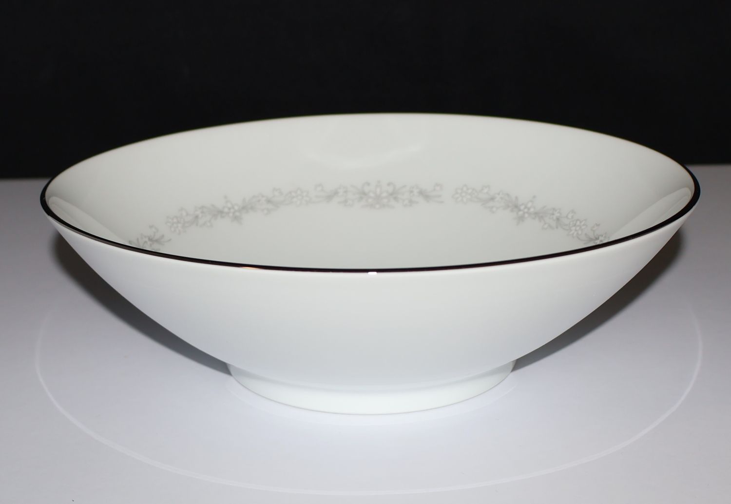 Noritake AMY 2154 White Flowers 8 7/8&quot; Round Vegetable Bowl, Japan