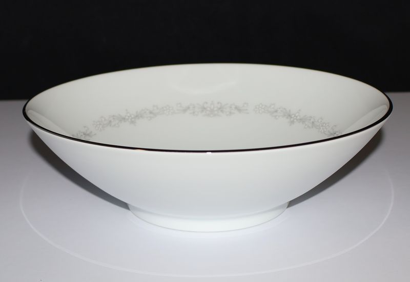 Noritake AMY 2154 White Flowers 8 7/8&quot; Round Vegetable Bowl, Japan