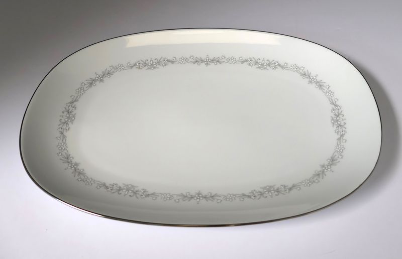 Noritake AMY 2154 White Flowers 13" Oval Serving Platter, Japan