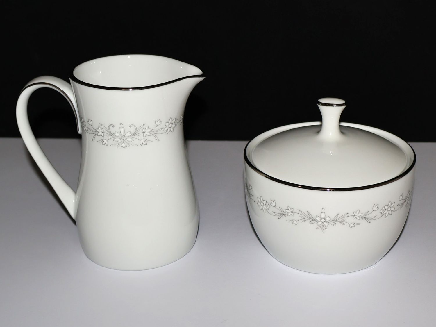 Noritake AMY 2154 White Flowers 3-Piece Creamer &amp; Sugar Bowl Set, Japan