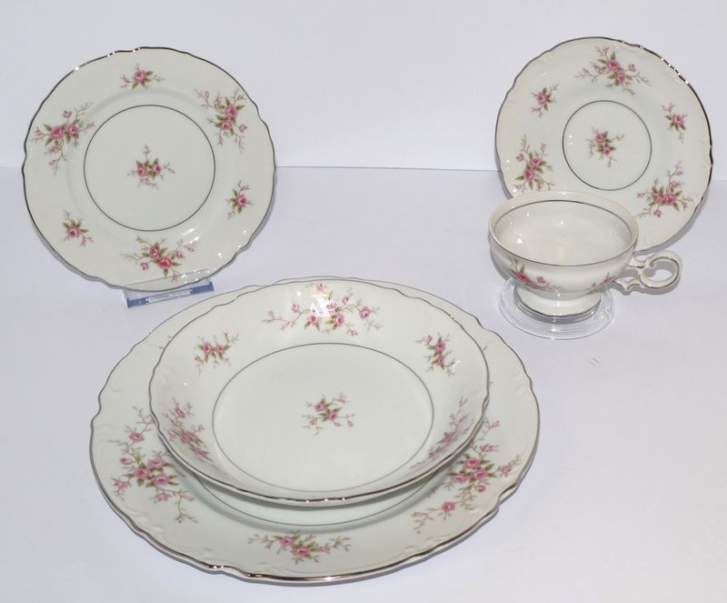 Mikasa Versailles 9344 Five-Piece Place Setting Fine Bone China, Japan