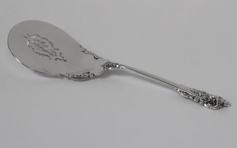 Wallace Grande Baroque Sterling Silver 8 1/4” Pierced Tomato Server – No Monogram