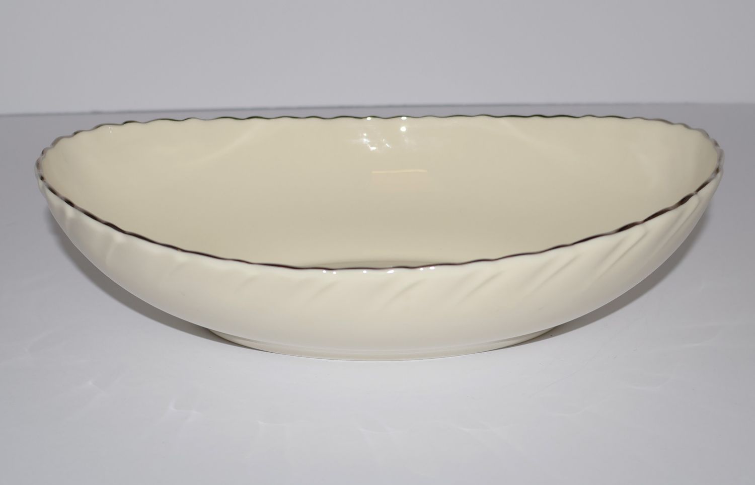 Lenox Weatherly Swirled Ivory 9 3/8&quot; Oval Vegetable Bowl with Platinum Trim