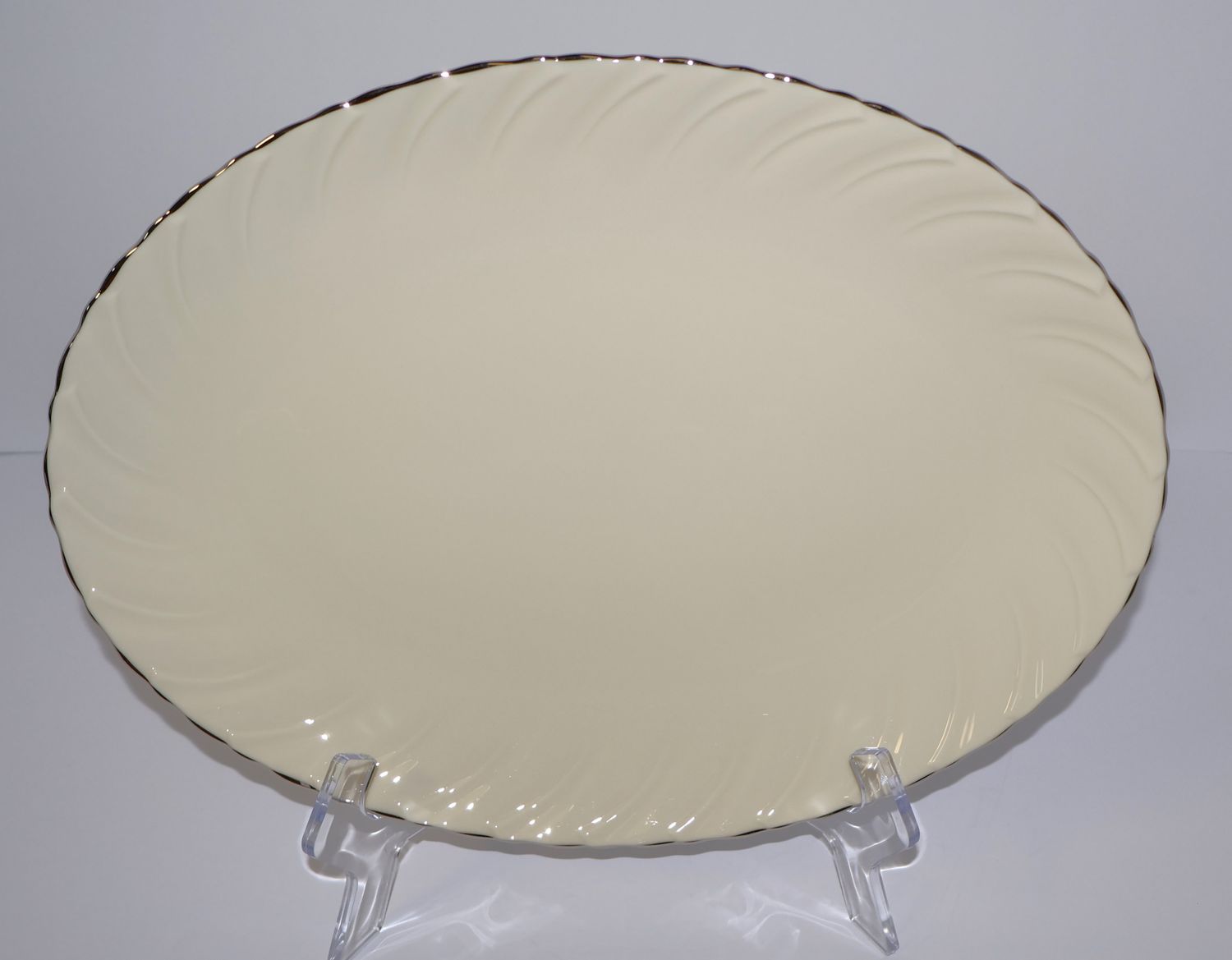 Lenox Weatherly Swirled Ivory 13 3/4&quot; Oval Serving Platter with Platinum Trim