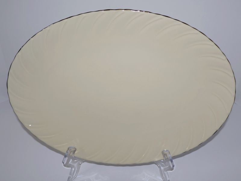 Lenox Weatherly Swirled Ivory 16&quot; Oval Serving Platter with Platinum Trim