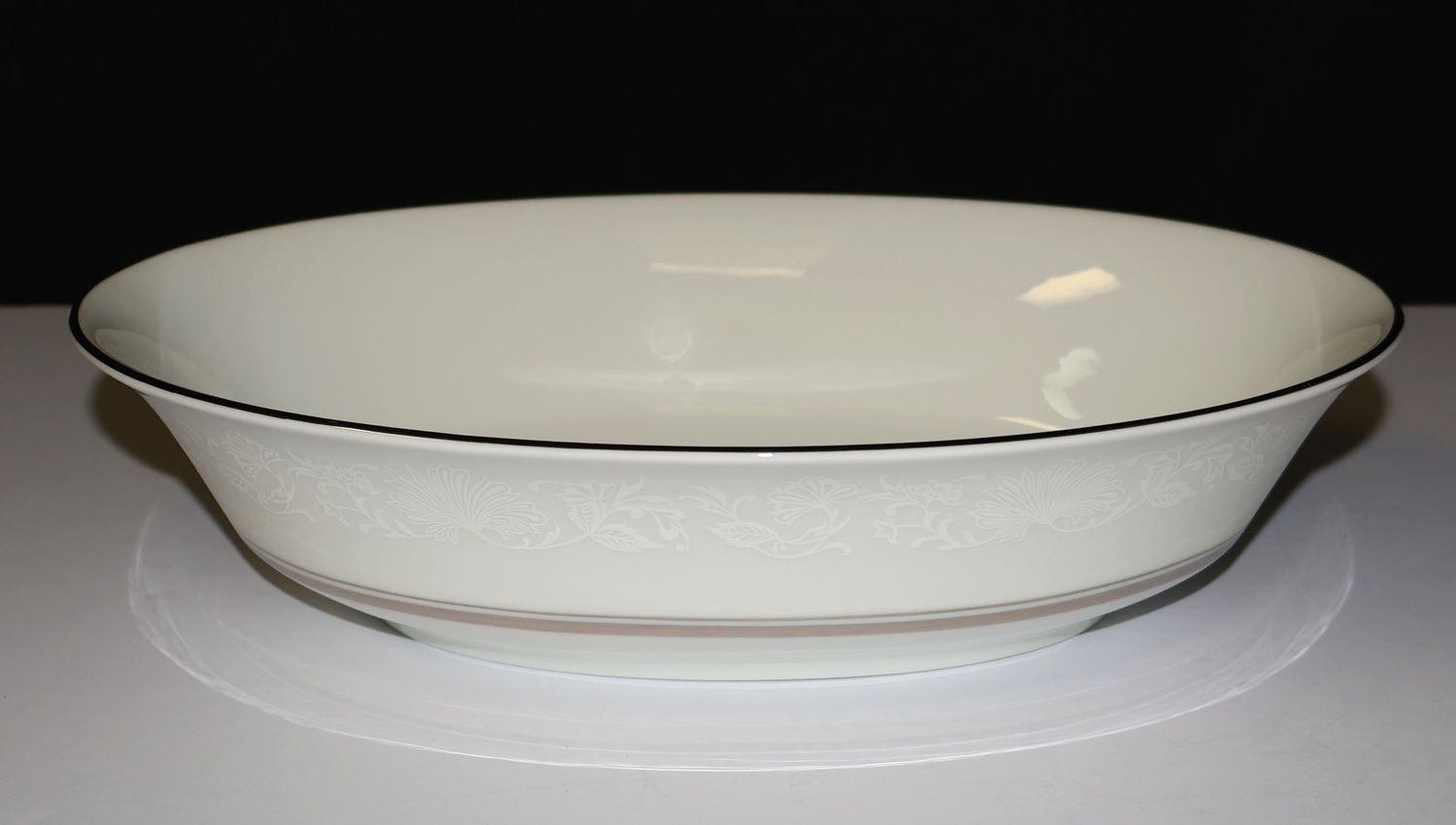 Lenox Oxford White Echo 10 1/8&quot; Oval Vegetable Bowl – Fine Bone China &amp; Platinum