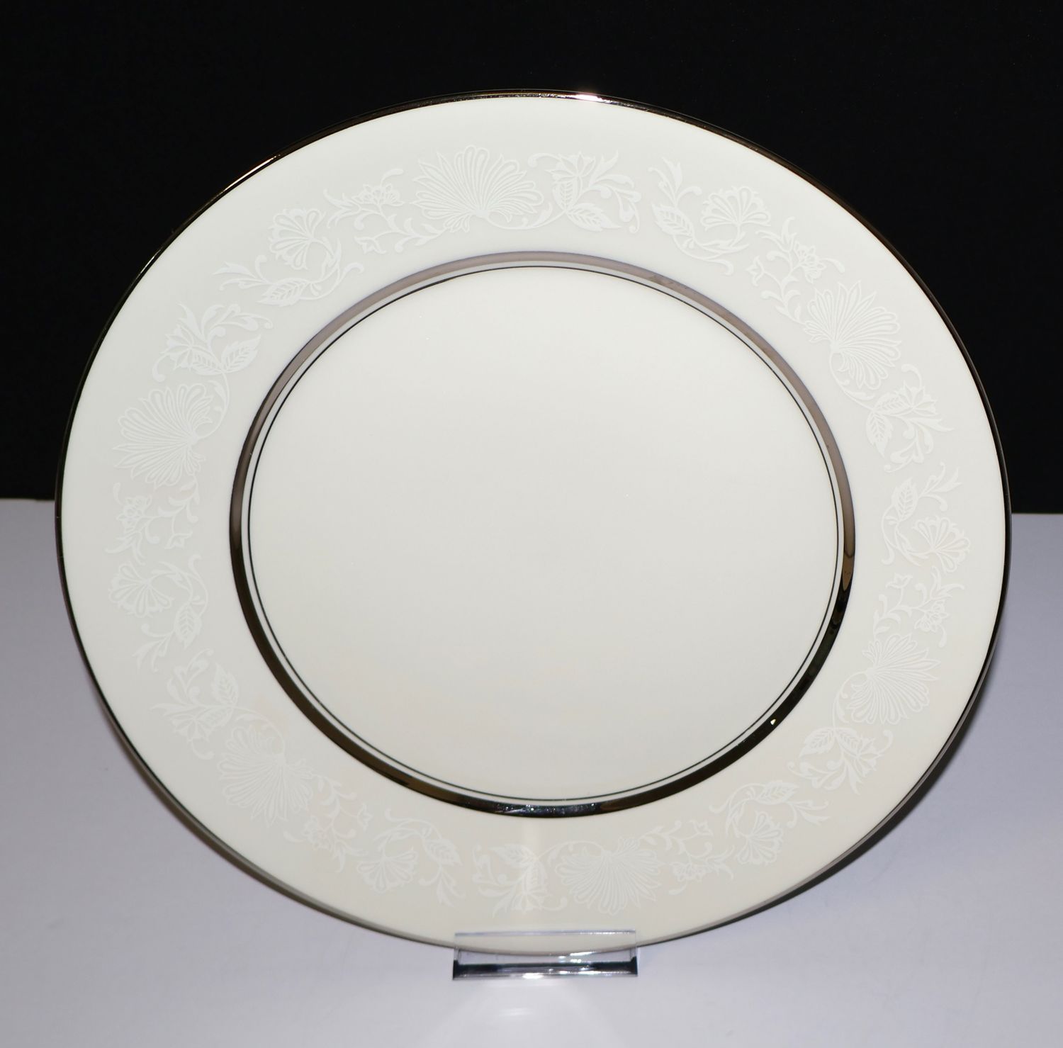 Lenox Oxford White Echo 10 3/4&quot; Dinner Plate – Fine Bone China &amp; Platinum Trim