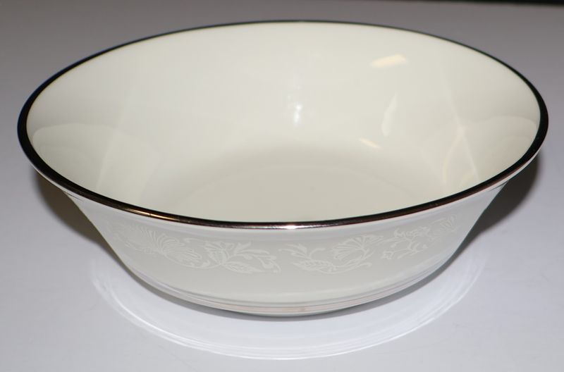 Lenox Oxford White Echo 5 3/4" Coupe Cereal Bowl – Fine Bone China with Platinum
