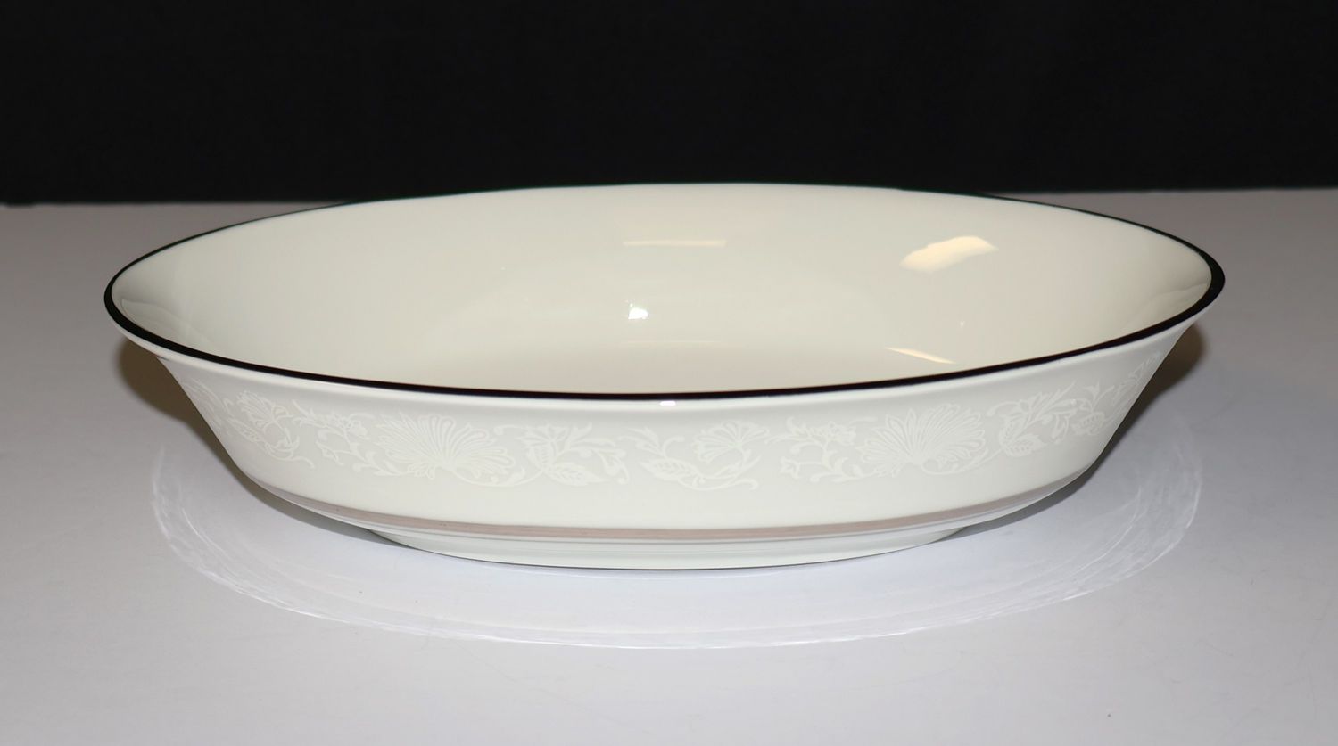 Lenox Oxford White Echo 8 3/4&quot; Oval Vegetable Bowl – Fine Bone China &amp; Platinum