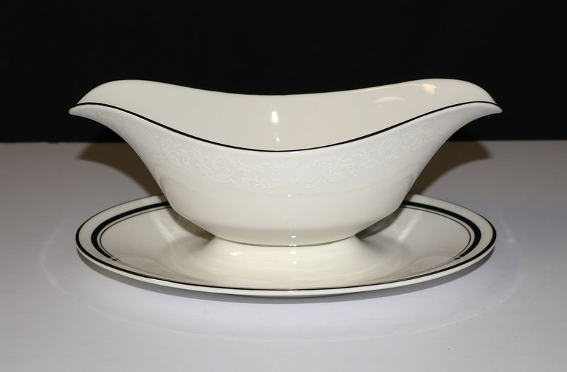 Lenox Oxford White Echo Gravy Boat with Attached Underplate – Fine Bone China