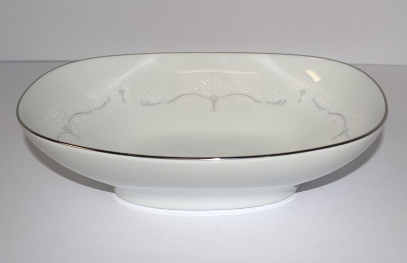 Noritake Whitebrook 9 7/8" Oval Vegetable Serving Bowl - Made in Japan