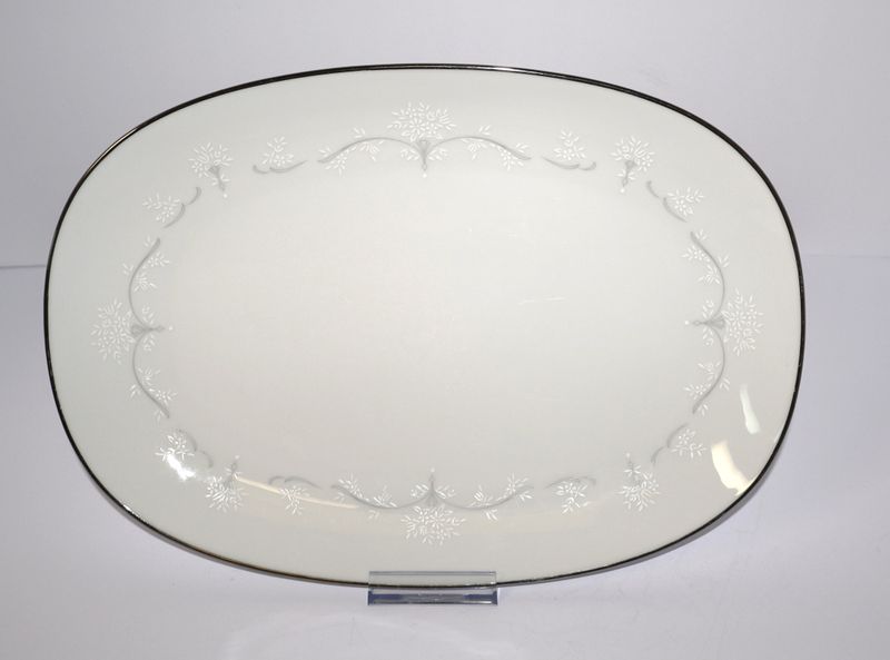 Noritake Whitebrook 13 1/8&quot; Oval Serving Platter 6441 - Made in Japan