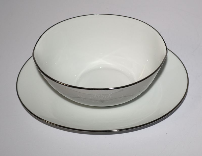 Noritake Whitebrook 6441 Gravy Boat with Attached Underplate - Made in Japan