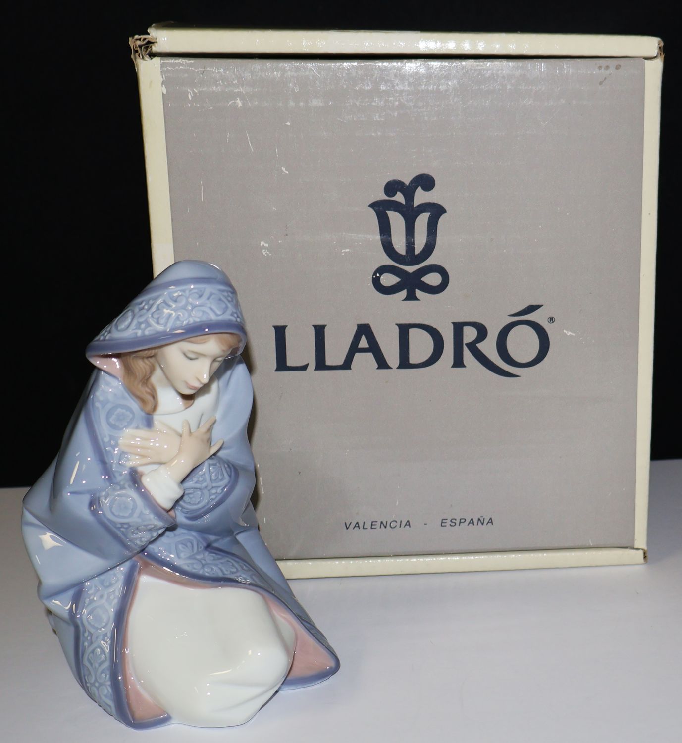 Lladro &quot;Virgin Mary&quot; Nativity Gloss Figurine #5477 – Mint Condition in Box