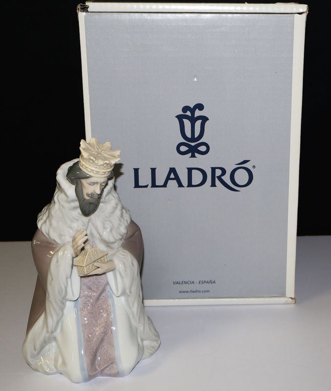 Lladro &quot;King Gaspar&quot; Nativity Gloss Figurine #5480 – Mint Condition in Box