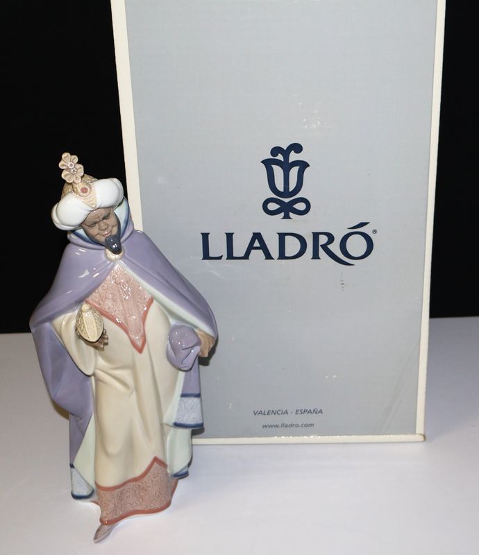 Lladro &quot;King Balthasar&quot; Nativity Gloss Figurine #5481 – Mint Condition in Box